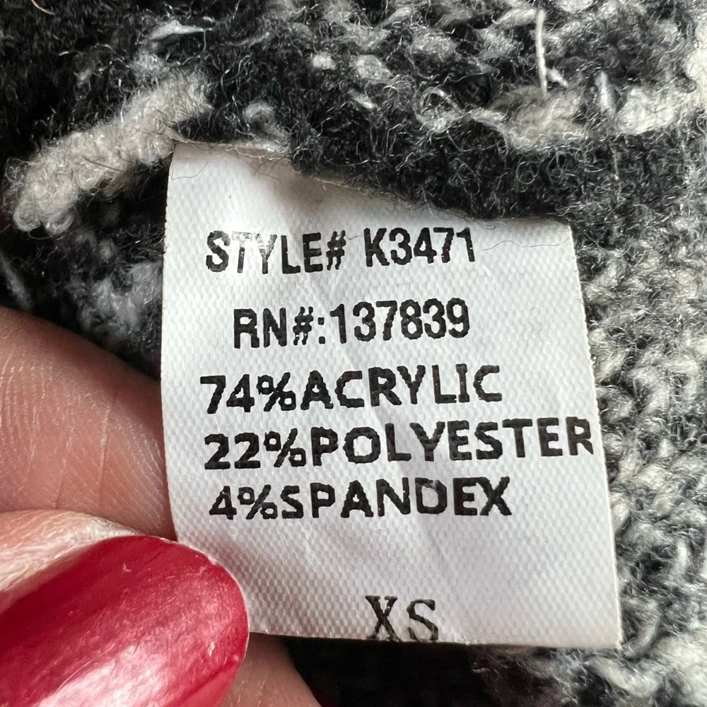 Debut Abstract Black and Cream Sweater - Picture 4 of 5